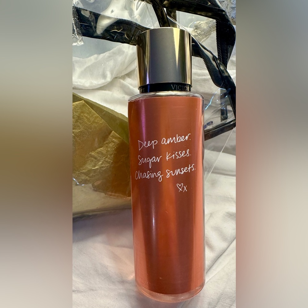 VICTORIA’S SECRET AMBER ROMANCE LOTION and MIST SET - Picture 5 of 6